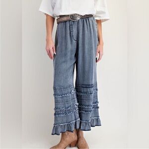 Easel 1X 100% Tencel
Chambray Dark Denim Self Fray Ruffle Bottom Pull On
Pants